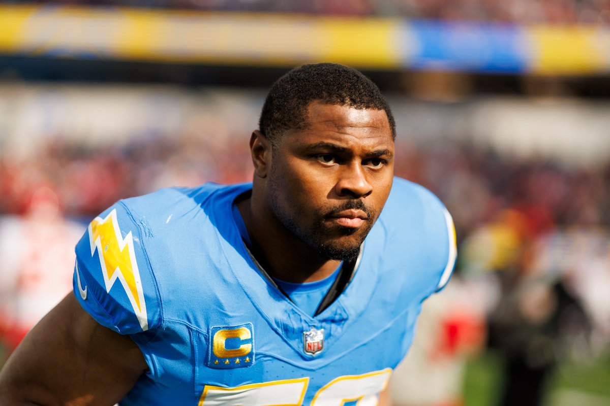 brgridiron's tweet photo. Khalil Mack is staying with the Chargers by restructuring his deal, per @AdamSchefter 

The 8x Pro-Bowler had 17 sacks last season https://t.co/5BKIlgx8sh
