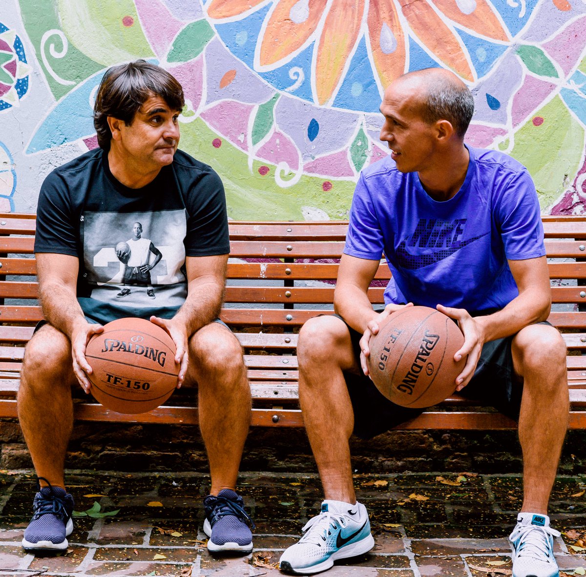 Tercer vivo del Curso de Monitor en mini básquet. Hoy a las 22:00 (arg) los head coaches de LG <a href="/LofranoJuan/">Juan Lofrano</a>
y <a href="/pablogenga/">Pablo Genga</a> van a trabajar con la enseñanza y el aprendizaje en el mini básquet.