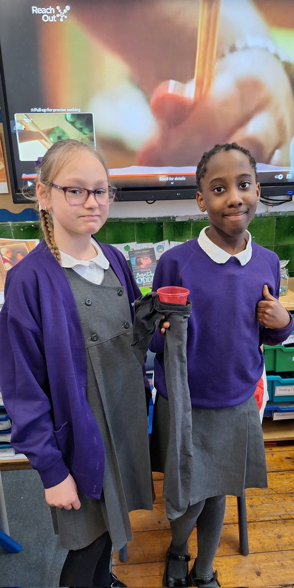 Can you guess what we're doing?...probably not! Year 5 carried out a digestive system experiment using tights,cups, food, liquid and alot of squeezing. However, despite children being totally grossed out,they will definitely remember this experience! @BrunswickParkPS #Science!