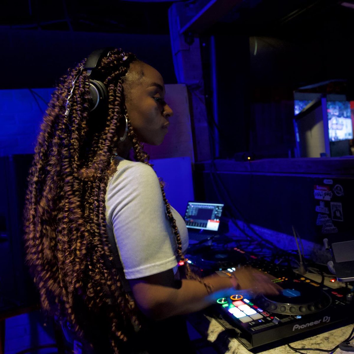 DJKellyJ's tweet photo. Evidence that I was actually working at some point 🤓

Until next year, @blackoutweekend 🤸🏾‍♀️💫
#BOW_2024 #BlackoutWeekend #SouthLakeTahoe #skiweekend #snowboard #snowboarder #urbanfetes #urbanprofessionals #coredjs #ladiesofthecore #djkellyj #femaledj #vegas #vegasdj https://t.co/vS5W455k7C