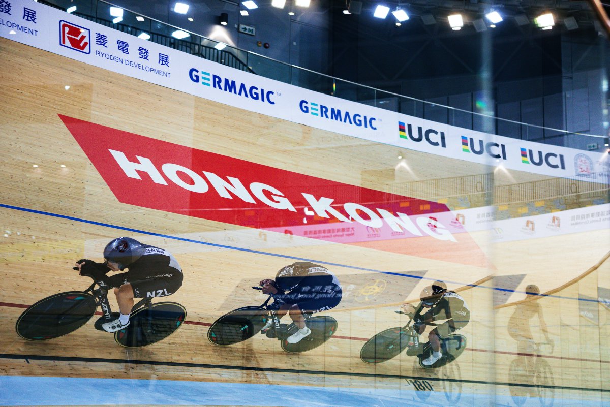 Up and pedalling. Training day @UCI_Track Nations Cup, Hong Kong, China. starts Friday through Sunday all on SWpix.com 📸 by @alex_swpix