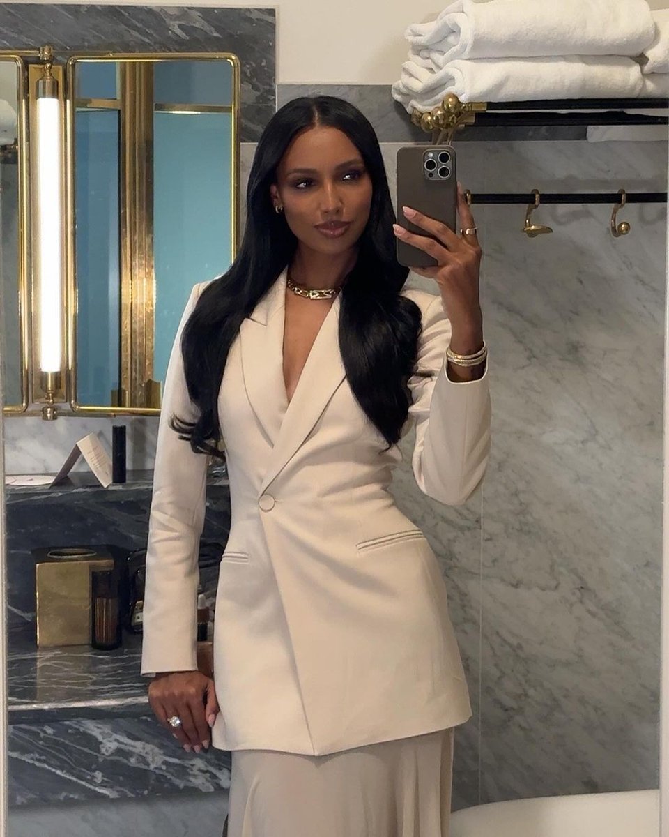 aemisias's tweet photo. Jasmine Tookes is too pretty!! https://t.co/jeTERfI8Yr