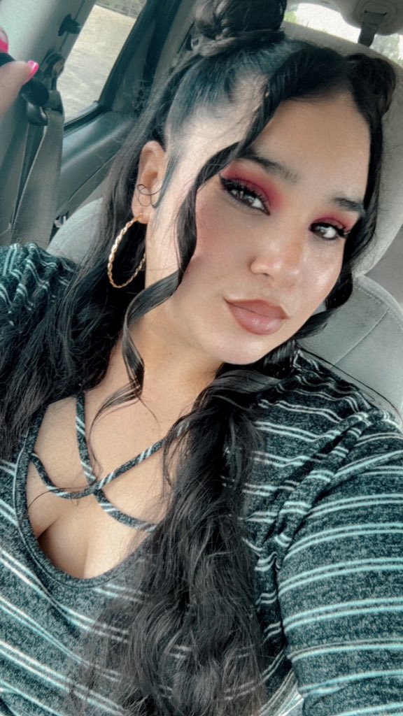 bbycee23's tweet photo. Pretty girls follow let’s be friends I follow back ✨💕🦋 https://t.co/4zjgZGNnaR