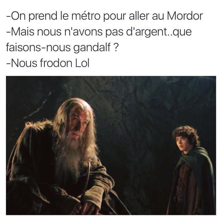 Film ''Le seigneur des anneaux'' (The Lord Of The Rings) - Page 21 GIkntyoW0AAYdQG?format=jpg&name=900x900