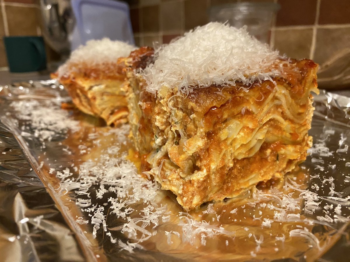 ryancollman's tweet photo. Before and after.
#lasagnatime https://t.co/6aVkNp6aZf