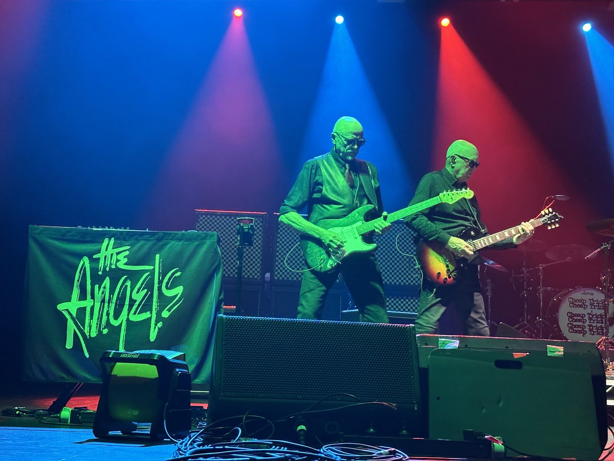 ScullyDamien's tweet image. The Brewster brothers #TheAngels 🤘🔥🇦🇺 #aussierock