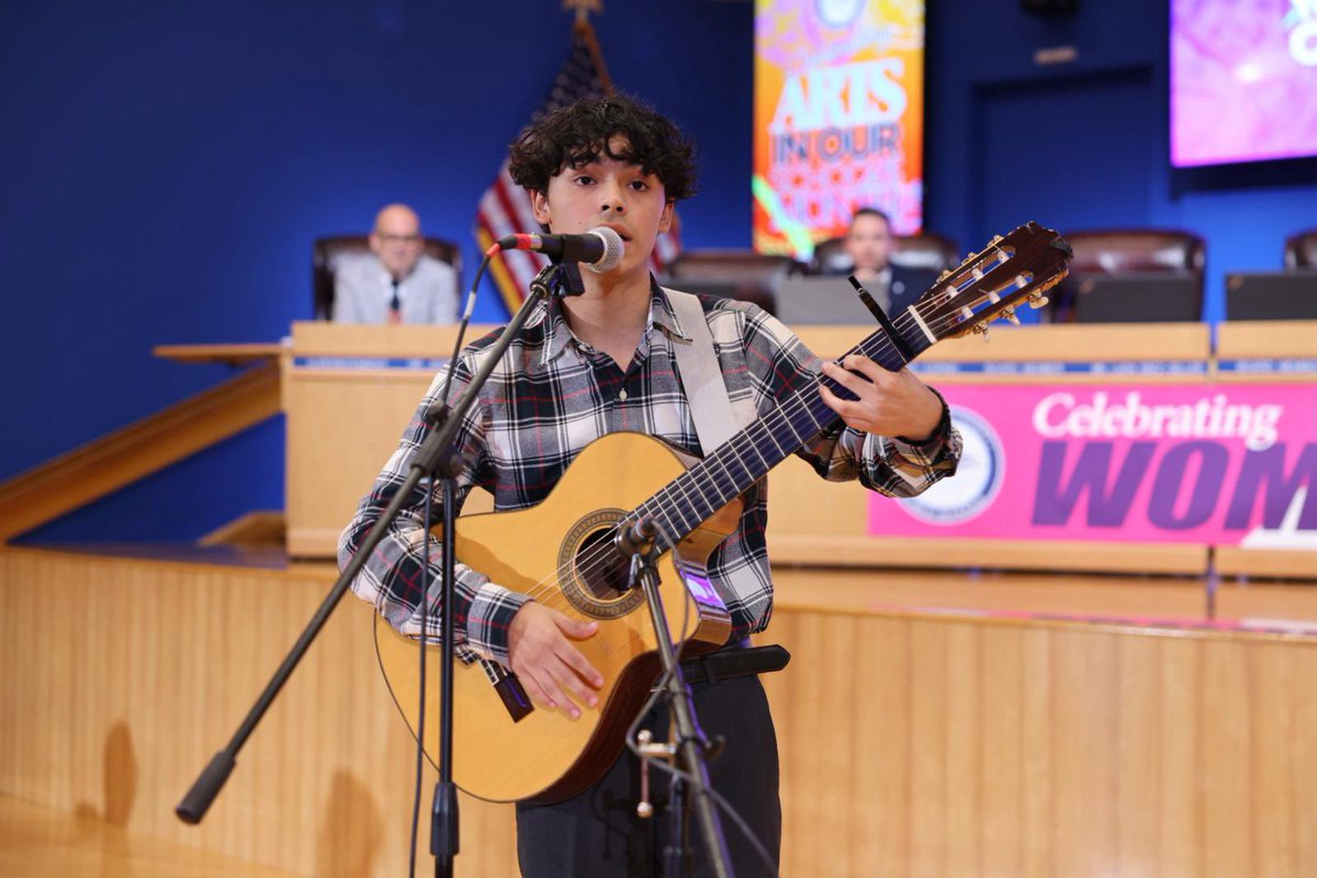 Miami-Dade Schools (@mdcps) on Twitter photo Today, one of our students from <a href="/BisonofDoral/">Ronald Reagan/Doral</a> delivered a mesmerizing performance of "Color Esperanza" at the <a href="/MDCPS/">Miami-Dade Schools</a> School Board Meeting. #ArtsInOurSchools #YourBestChoiceMDCPS Today, one of our students from <a href="/BisonofDoral/">Ronald Reagan/Doral</a> delivered a mesmerizing performance of "Color Esperanza" at the <a href="/MDCPS/">Miami-Dade Schools</a> School Board Meeting. #ArtsInOurSchools #YourBestChoiceMDCPS