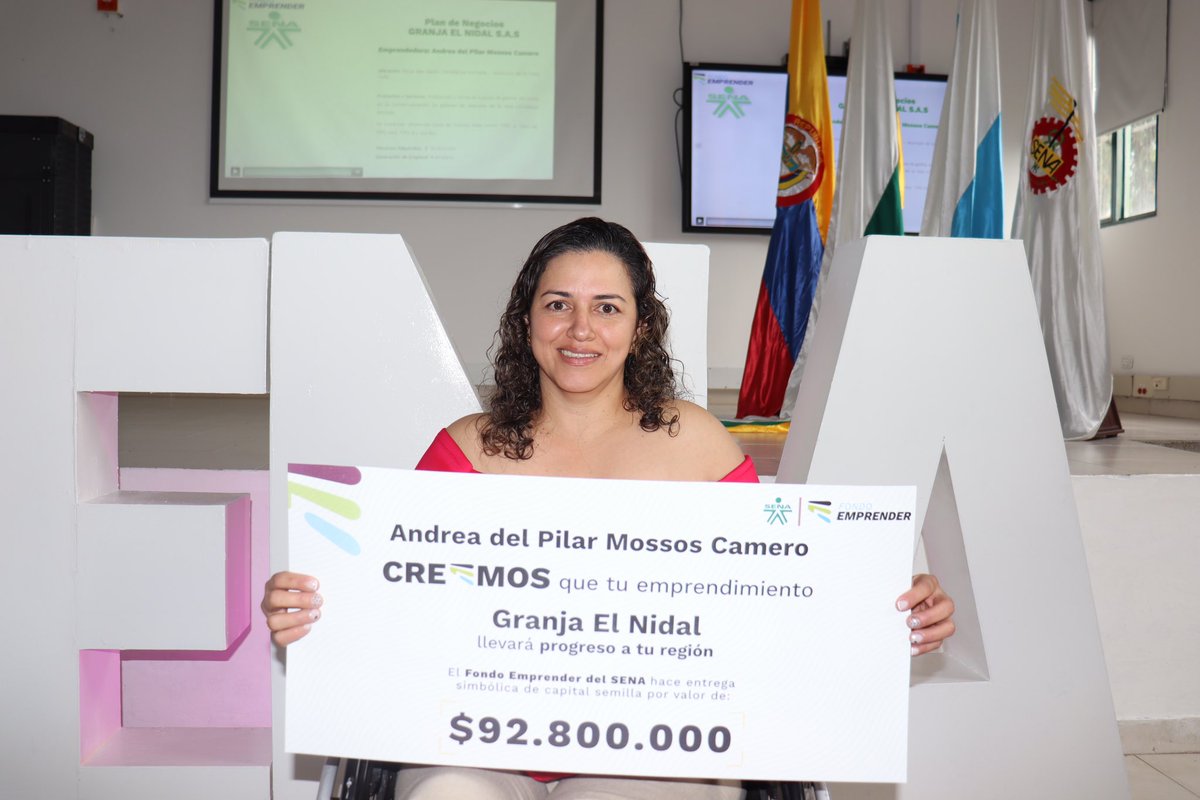 Amgasca's tweet photo. ¡Estamos felices! Hoy entregamos en el #SENA La Plata capital semilla #FondoEmprender por más de $740 millones a 8 emprendedores del occidente del #Huila,  quienes harán realidad el sueño de crear empresa 🚀💪👏 https://t.co/nILjik08Sv