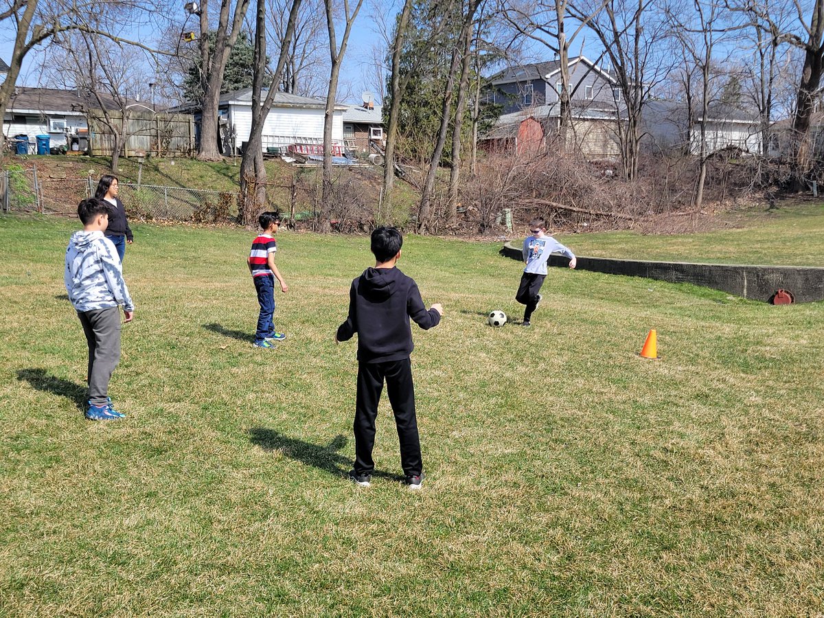 mpiks23's tweet photo. Campi's Club Unify had so much fun getting outside to play soccer today. We especially loved seeing how inclusive students were, making sure everyone got a chance to have the ball. Great job, Cougars! ⚽️🧡💙 #CampiCougars #District54 #PlayUnified #ChooseToInclude https://t.co/KggjQf9rFm