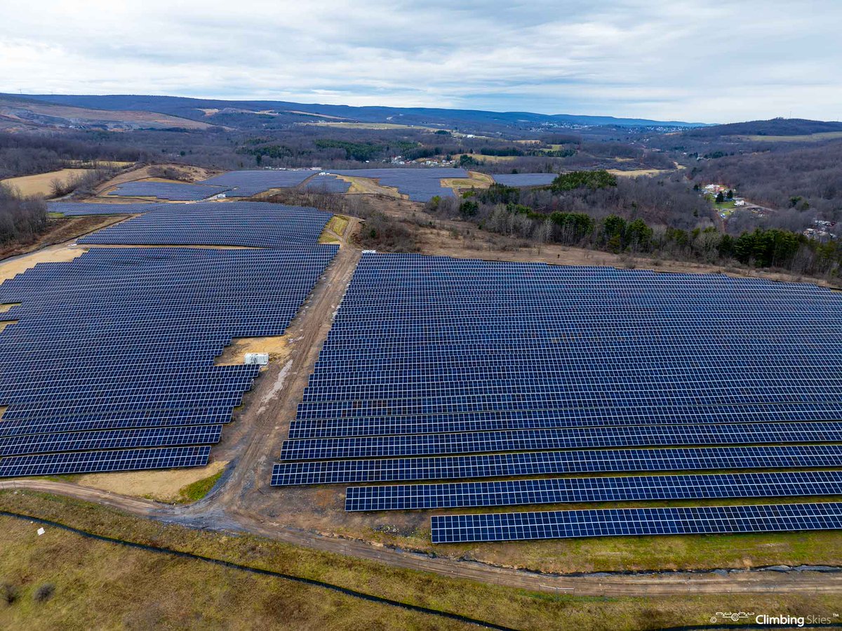 While driving through the small town of Midland, MD, noticed a big array of solar panels and upon a closer look, discovered this #solarfarm. I've never seen this big of a solar farm and thought it was pretty interesting.
#dronephotography #maryland #solarenergy #climbingskies