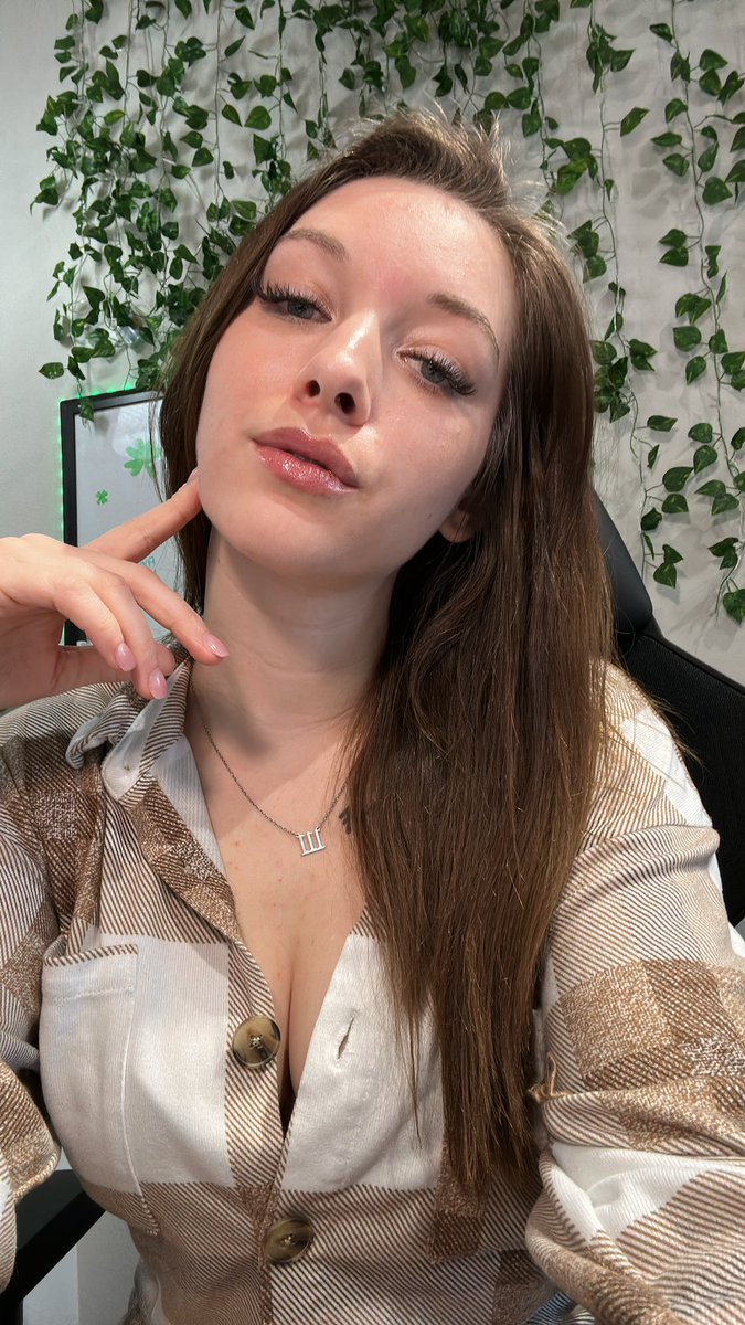DeadlyOpal's tweet photo. Streaming live on twitch RIGHT NOW!
Come say hi!

https://t.co/J6aDvivlRh https://t.co/0qZrVtQKAu