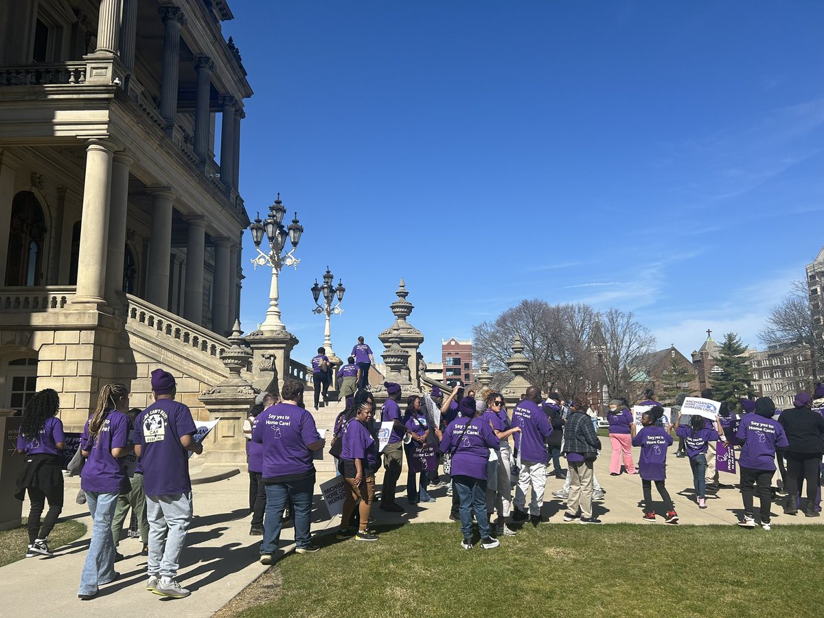 Thank you to the home care workers and allies who joined us at the MI State Capitol today to #SupportHomeCareWorkers. Organizing can help home care workers get the pay and benefits they deserve and ensure our loved ones can be taken care of properly. #MIHomeCareWorkersUnited