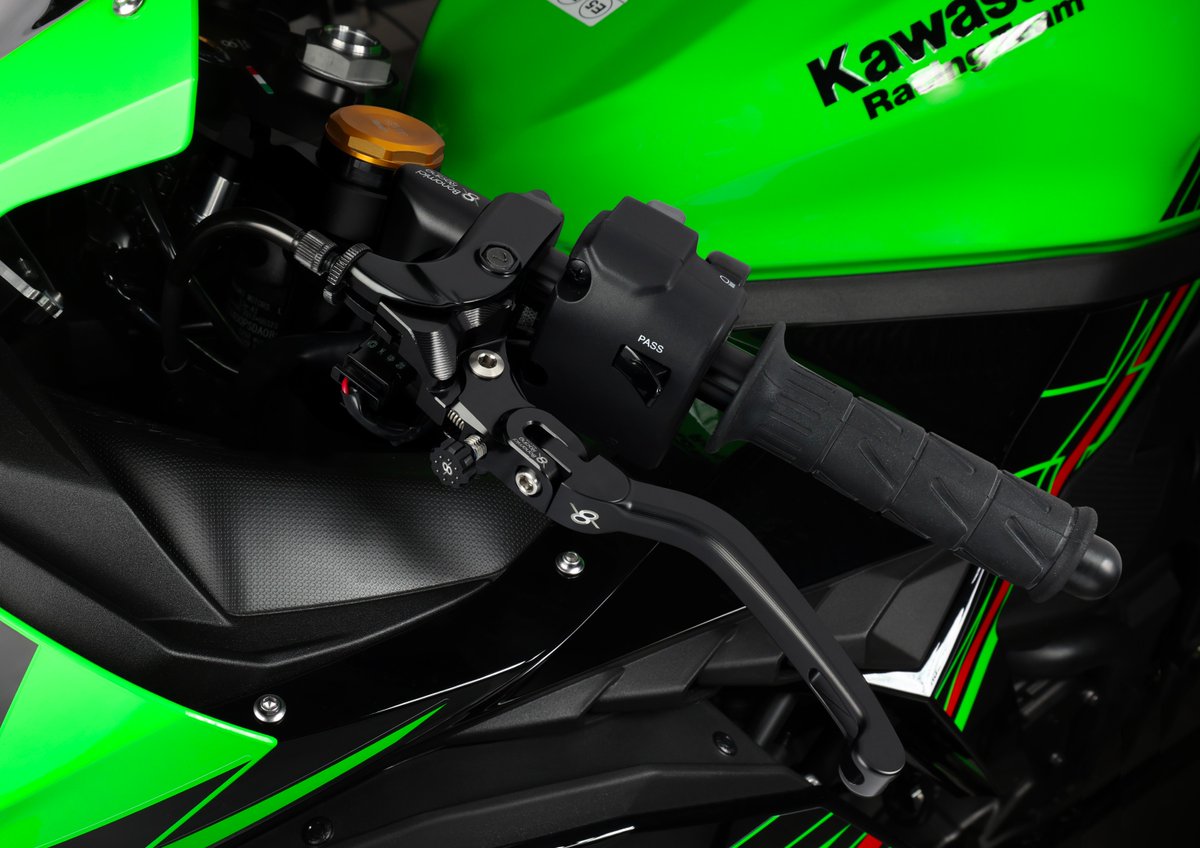 ReactiveParts's tweet photo. NEW IN 🌟🌟 Bonamici accessories for the Kawasaki ZX-4RR.
Precision engineered, 100% Italian manufactured. How good do these look?!
Browse the full range on our website at https://t.co/WEUCATbYxd
#aftermarketupgrades #bonamici #rearsets #trackday #trackbike #roadaccessories https://t.co/y9QTrpuUaH
