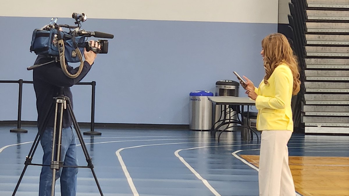 Great to have WHDH Channel 7's Chelsi McDonald &amp; Greg Glass on campus today to do a story on the Bentley WBB team hosting the NCAA East Regional this weekend! Check out the story tonight at 6:20 pm.  #BentleyU #BeAForce #NE10Embrace
