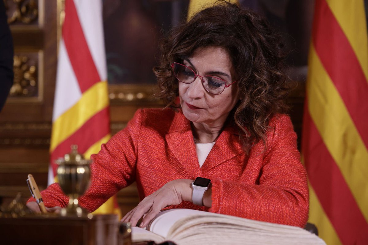 DLPEspana's tweet photo. 🔴🔴 Esta señora por muy ministra que sea NO PUEDE FILTRAR LOS DATOS NI DE LA PAREJA DE AYUSO NI DE NADIE.
🔴Detenida, juzgada y sentenciada.
@IdiazAyuso @SaraHispania 
🇪🇸🇪🇺 https://t.co/rirqwRbKVS