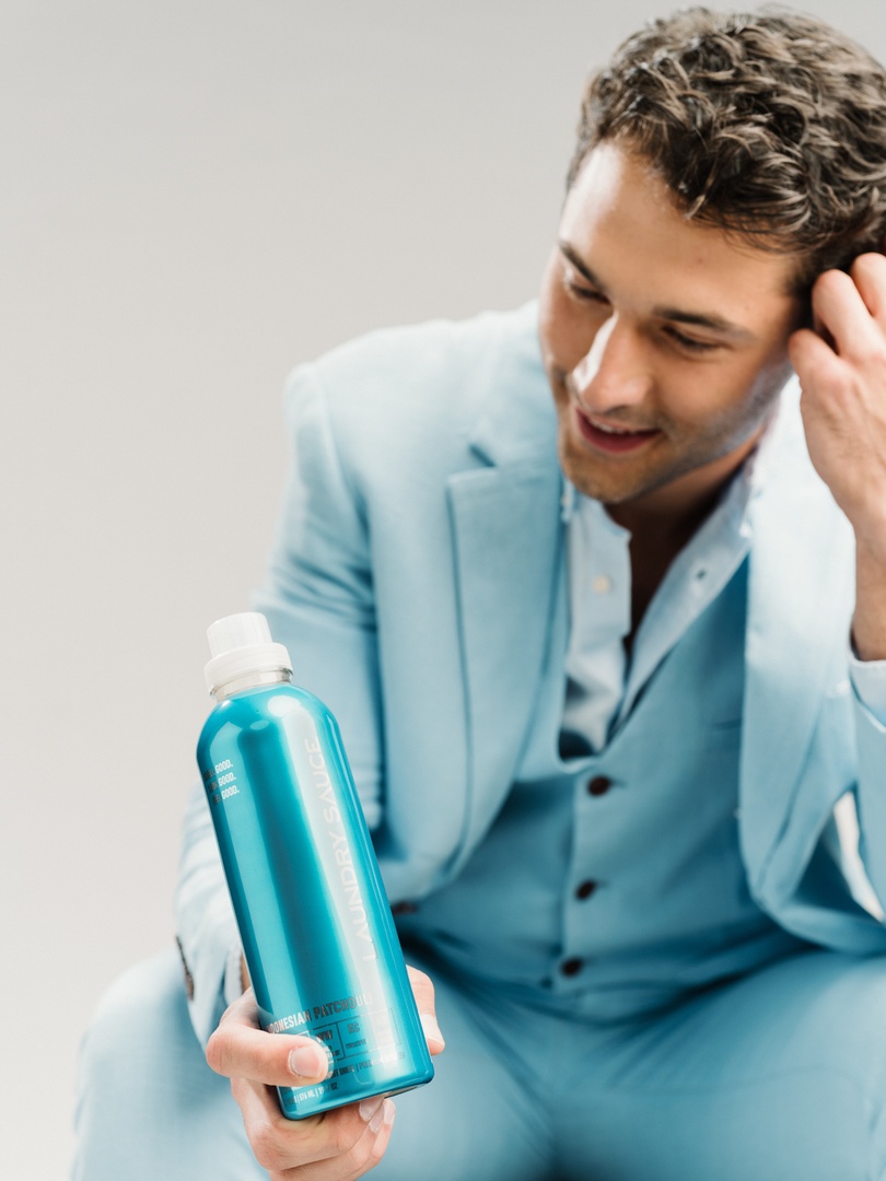 The ultimate fusion of science and luxury 🌟 Our Fabric Softener works wonders by enhancing softness and preserving the fabric quality of all your favorite threads.
bit.ly/49Oq3Sf