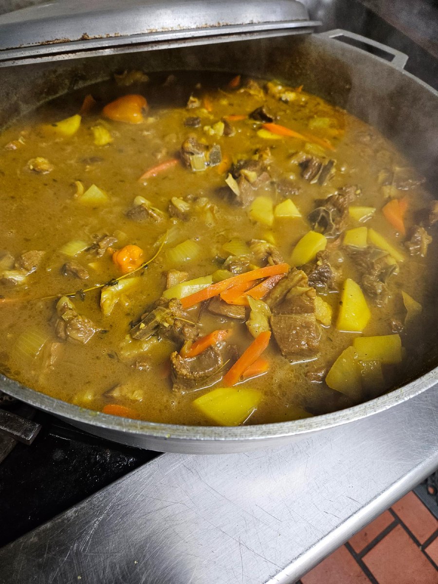 SassaBienne's tweet photo. 🔥Get ready for a flavor explosion with every bite of Curry Goat!🤤🍛👀 Trust us, you won't be able to resist this deliciously spicy and tender dish.🔥🐐 #CurryGoat #SpiceLovers #FoodieParadise 🍴 #Excited #FoodieFrenzy 🤩 https://t.co/HXR5hwhzxR