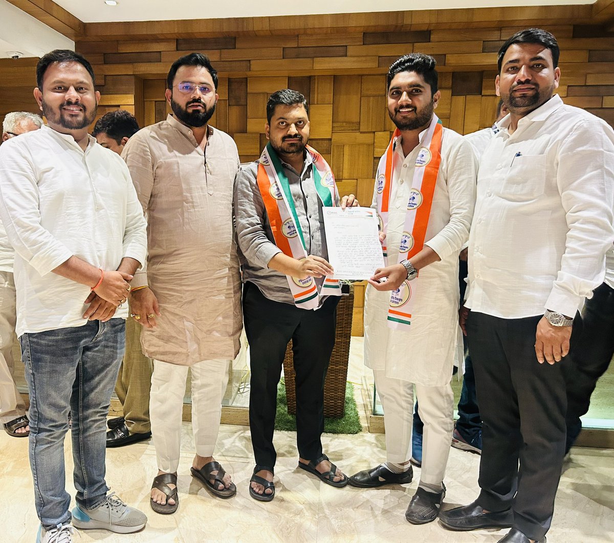 adityamj71's tweet photo. राष्ट्रवादी विद्यार्थी काँग्रेस पार्टी-शरदचंद्र पवार पक्षा चे प्रदेश अध्यक्ष मा.श्री.सुनिल दादा गव्हाणे यांनी माझी राष्ट्रवादी विद्यार्थी काँग्रेस- शरदचंद्र पवार पक्षा च्या नाशिक उपजिल्हाध्यक्ष पदी नियुक्ती जाहीर केली त्या बद्दल दादांचे मनपुर्वक आभार. https://t.co/9dcuy69XFE