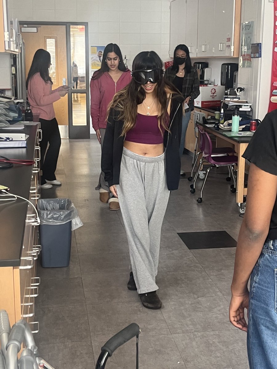 Angela Mell tweet media