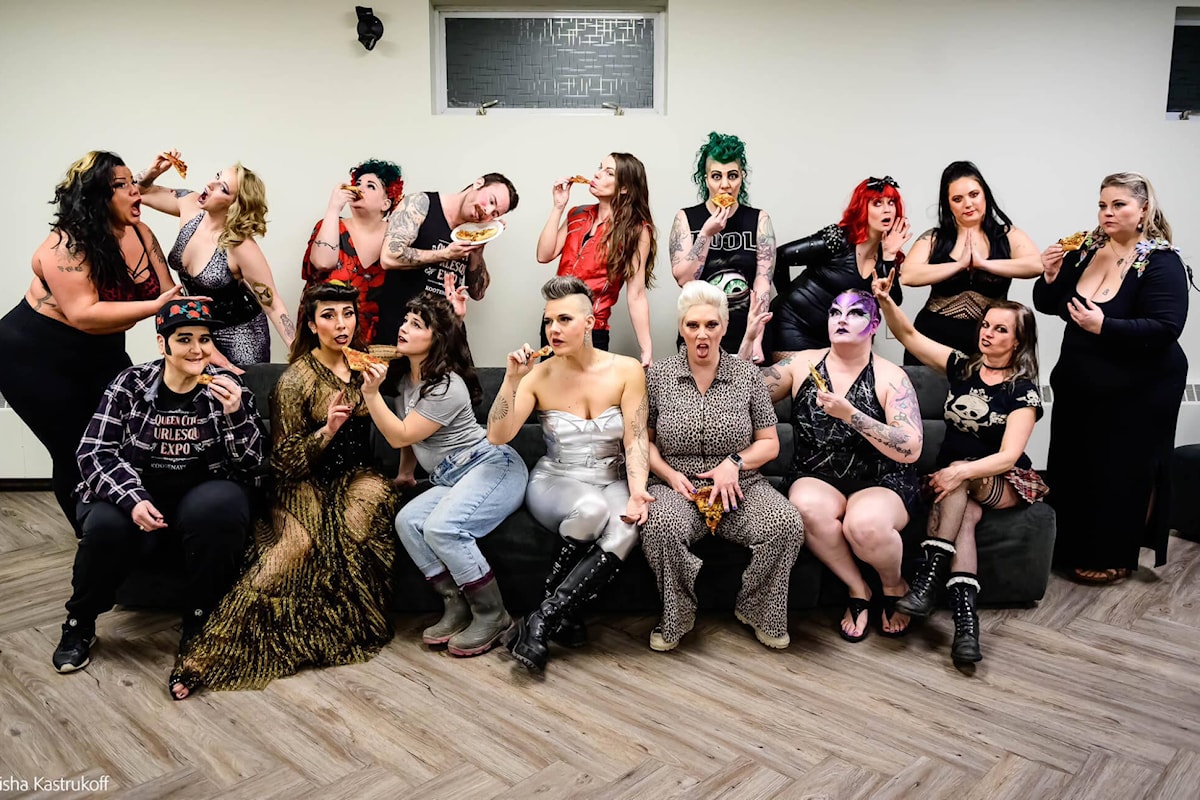 The rise of Burlesque: Unself-censored self-expression dlvr.it/T420PY