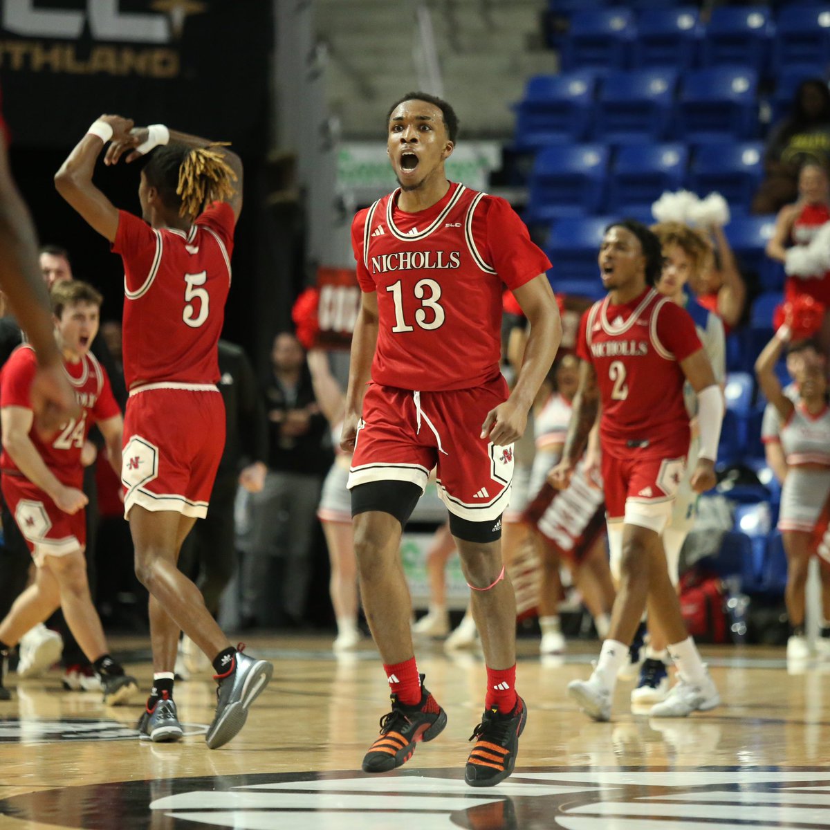 Nicholls_MBB's tweet photo. Let’s do it again 

#boogieball #geauxcolonels https://t.co/cuOcv1YhIw