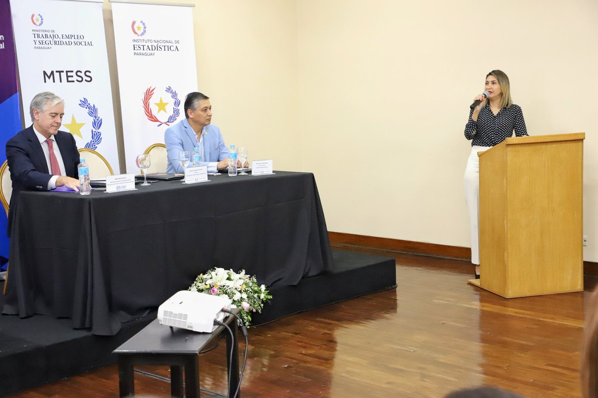 MTESS_PY's tweet image. #Paraguay implementará el Sistema de Información del Mercado Laboral #SIMEL 🙌🏻📊

Tras la firma de un acuerdo interinstitucional con el @INE_Paraguay y la @OITconosur, Paraguay da los primeros pasos para la implementación del Sistema de Información del Mercado Laboral #SIMEL. Se