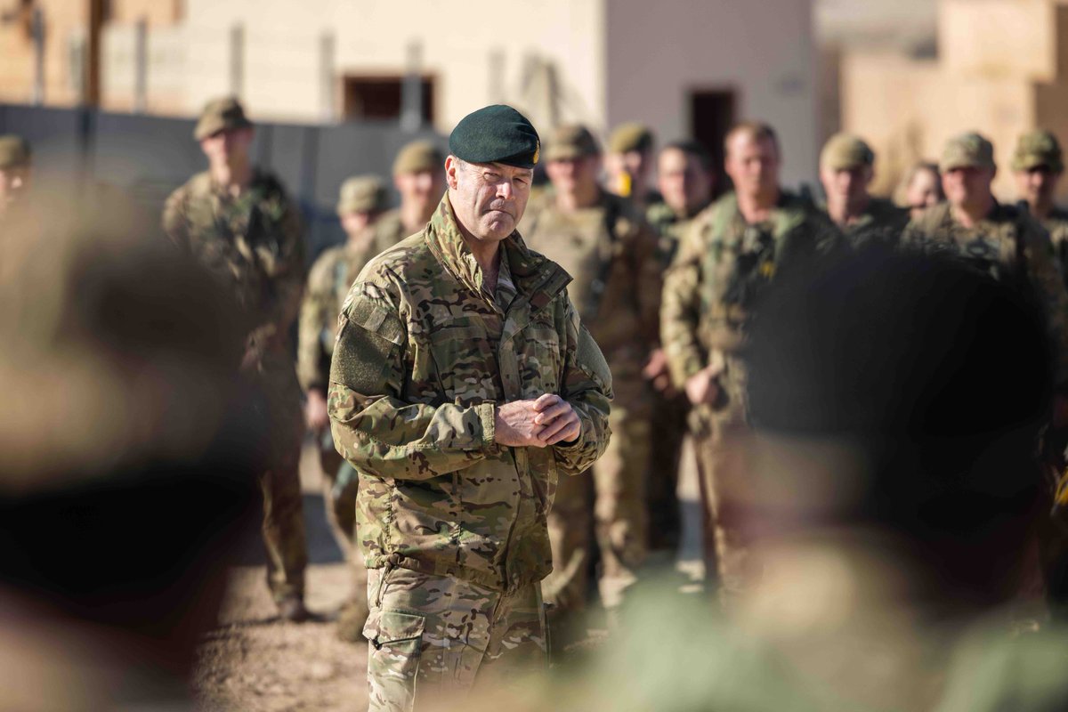 The Chief of the General Staff @ArmyCGS visited troops from the UK contingent who are taking part in Project Convergence, in California. The troops taking part in the multinational warfighting experiment are being led by 1 Deep Recce Strike Brigade. #PCC4 @RYORKS_REGT