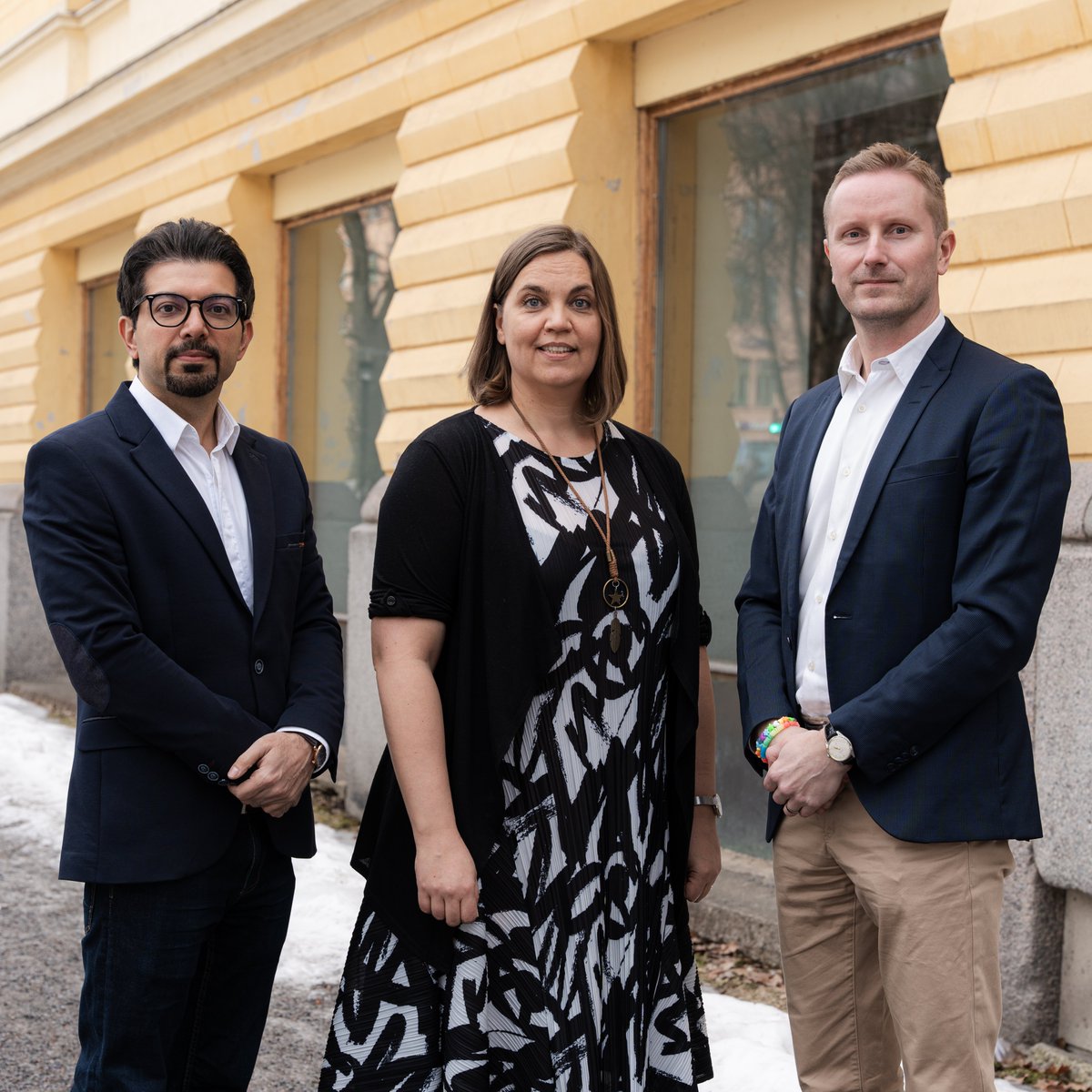 Vaasan yliopiston Vuoden tiedeviestijä -palkinto 🏆annettiin tänään tietotekniikan professori <a href="/KuusniemiHeidi/">Heidi Kuusniemi</a>'lle. Kunniamaininnan onnistuneesta #tiedeviestintä saivat professorit <a href="/MiadShafiekhah/">Miadreza Shafie-khah</a> ja Sami Vähämaa. Paljon onnea! 💐

➡️Lue lisää: uwasa.fi/fi/uutishuone/…