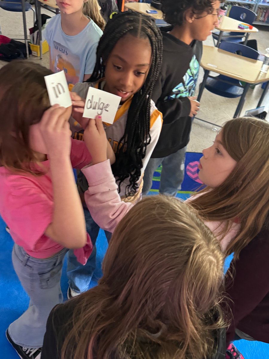 MsBazar5th's tweet photo. What an amazing day today!!  So much excellent learning happened in the Bungy Fam: fractions, main idea, vocabulary, Greece! I am always in awe of the camaraderie and open brains that show up each day to get there learn on! #3rdgrade
@north_landing https://t.co/EM3dbTUbJK