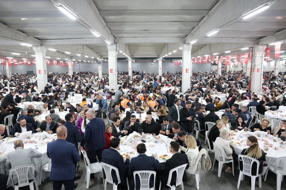 avhamzadag's tweet photo. Bugün de iftarımız hemşehrilerimizle bereketlendi.

Gönül soframızda buluştuk🤗

📍Menemen https://t.co/IK1GTIeC6l