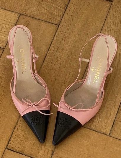 badestoutfit's tweet photo. vintage chanel https://t.co/6RZG2Moni1