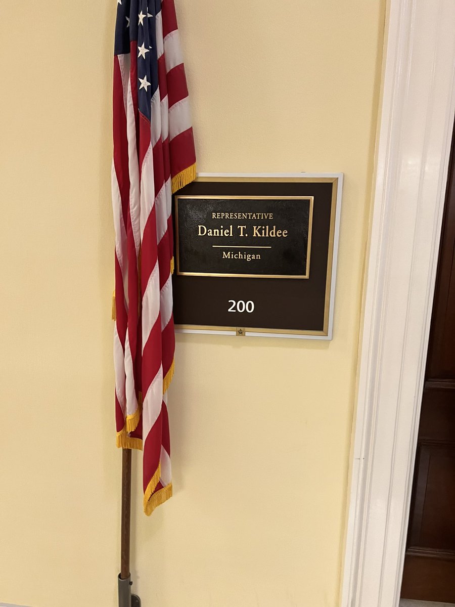 Huge thank you to <a href="/wendyzdeb/">Wendy Zdeb</a> and <a href="/massp/">Michigan Principals</a> for including me in the NSLAC here in D.C. And thank you to <a href="/RodneyHetherton/">Rodney Hetherton</a> and <a href="/Jim_Kitchen/">Jim Kitchen</a> for their constant support of my growth is appreciated. This advocacy experience was invaluable! #PrincipalsAdvocate