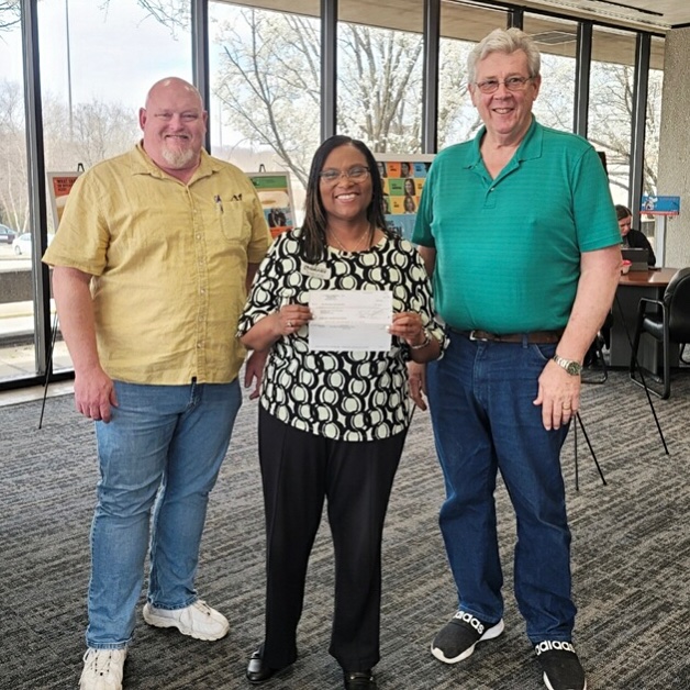 NAFCPL's tweet image. Thanks to the New Albany Elks Lodge # 270 for donating $1,146 to the Library's Community Corner Food Pantry!  We are incredibly grateful for your support. This donation will help us provide food for those in need.