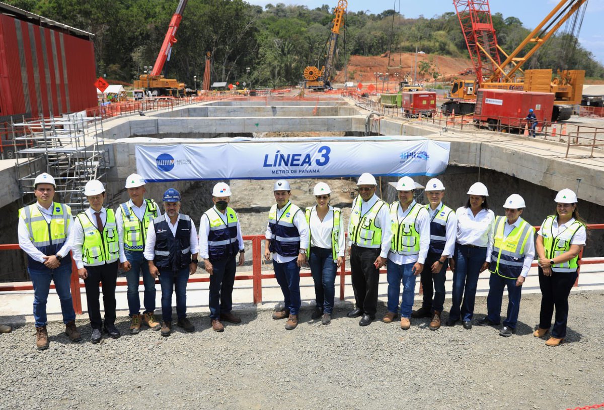 Junto al presidente de la República Laurentino Cortizo realicé un recorrido en la La Línea 3 del Metro de Panamá la cual  lleva ya un 50% de avance en los 25 kilómetros desde Albrook a Ciudad del Futuro. #SeguimosTrabajando