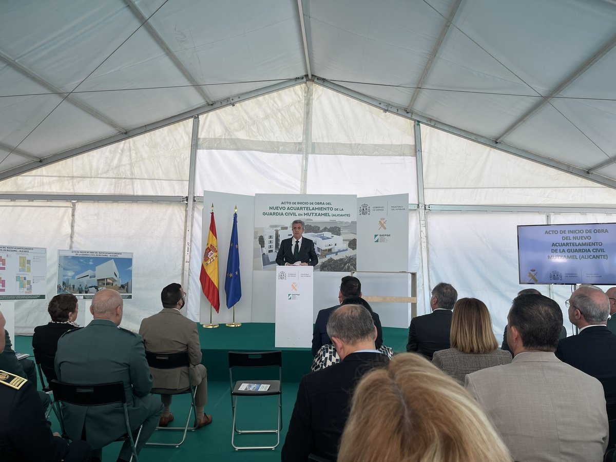 Esta mañana he podido estar en el acto de inauguración del nuevo Cuartel de la Guardia Civil Sant Joan-Mutxamel.
Agradecer al Ministerio del interior que nos haya colocado dentro de las prioridades del plan de dignificación de las infraestructuras de seguridad del Estado.