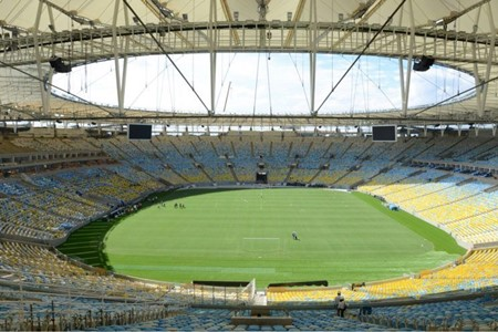 CentralFlaNacao's tweet photo. Maracanã 2017 precisando de investimento: De ninguém

Maracanã depois do Flamengo gastar milhões: De todos