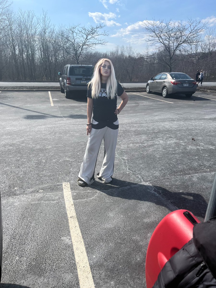 BottleOfRain's tweet photo. The weather is so nice wish we could just stay warm out! Next week back in the 40s ugh!
But it’s nice today, so have a beautiful day ! Love my x friends !!! ❤️❤️❤️ https://t.co/ajnQGVWE1H