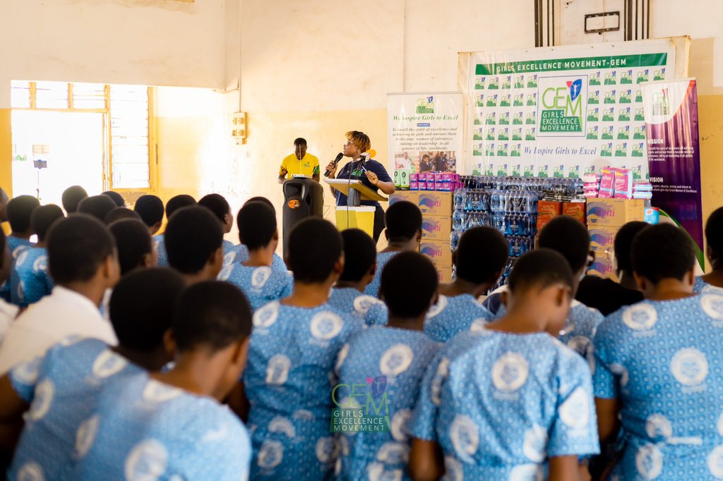 RhesaMab's tweet image. Our goal is to empower girls, one step at a time. I&apos;m currently on a journey with @GEM_Inspire to inspire, educate, mentor and inform girls, in order to transform them into great women of excellence.

It was an insightful and great outreach, at Labone SHS. 

#TheGEMCode