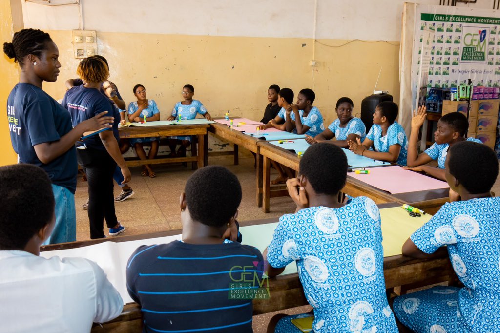RhesaMab's tweet image. Our goal is to empower girls, one step at a time. I&apos;m currently on a journey with @GEM_Inspire to inspire, educate, mentor and inform girls, in order to transform them into great women of excellence.

It was an insightful and great outreach, at Labone SHS. 

#TheGEMCode