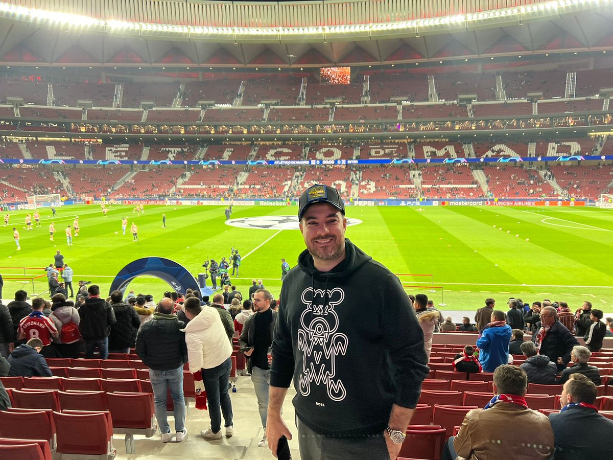 fly_foot's tweet photo. The best atmosphere in Champions League night 🏟️⚽️
ATLETICO MADRID VS INTER MILAN🤩

#ucl #AtleticoMadrid #inter https://t.co/RaOFzC7sCb