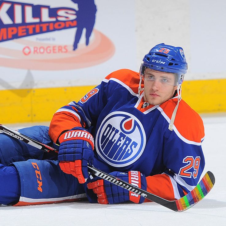 strangesoups's tweet photo. him: when i get there you better not be cunty lgbtq leon draisaitl

me: https://t.co/zKCZjiSA4r