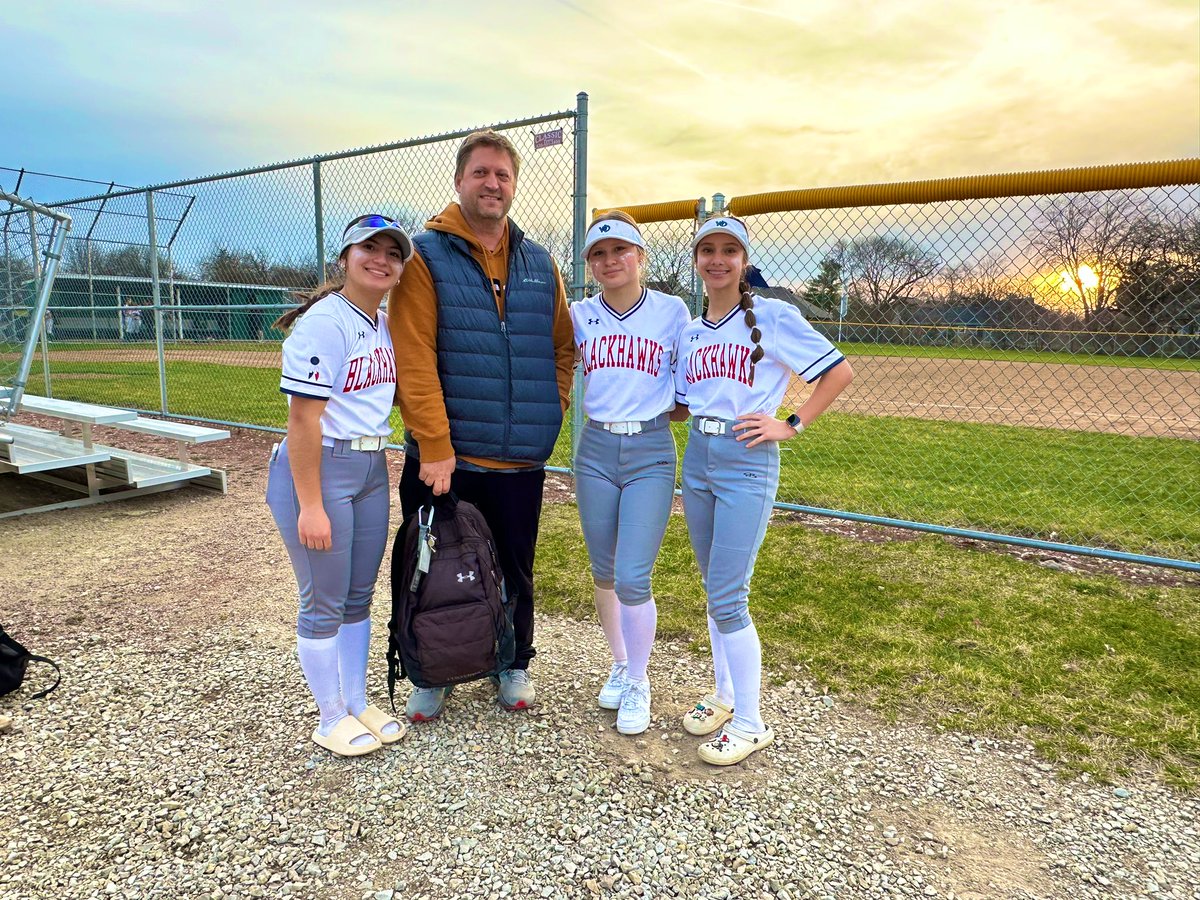 MacieSpenny's tweet image. Thanks Coach Joe for coming to see our first High School Varsity game!!!
(So glad you made it to watch me throw out my first runners as a #backstop in HS softball!) 💎#WascoProud @WascoDiamonds @iwlb77 
❤️#WESTisBEST💙 @WA_softball @PurpleHays76 @PaytonLundberg