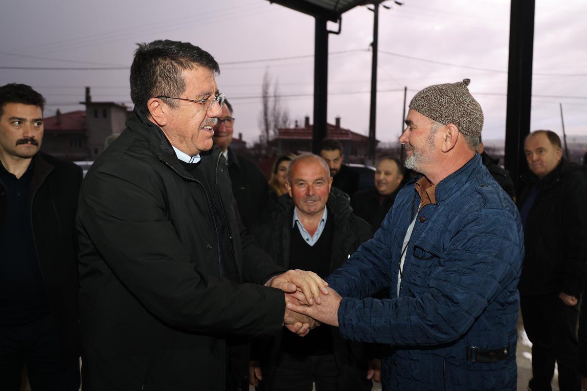 ZeybekciNihat's tweet photo. 📍Tavas

Sarabat Mahallemizde hemşehrilerimiz ile iftar sofrasında buluştuk.

Mübarek Ramazan ayının birlik, beraberlik ve paylaşma ruhunu hep birlikte hissettik. Bu özel akşamda bizlerle birlikte olan tüm hemşehrilerimize teşekkür ediyorum. https://t.co/SC0HKaFS03