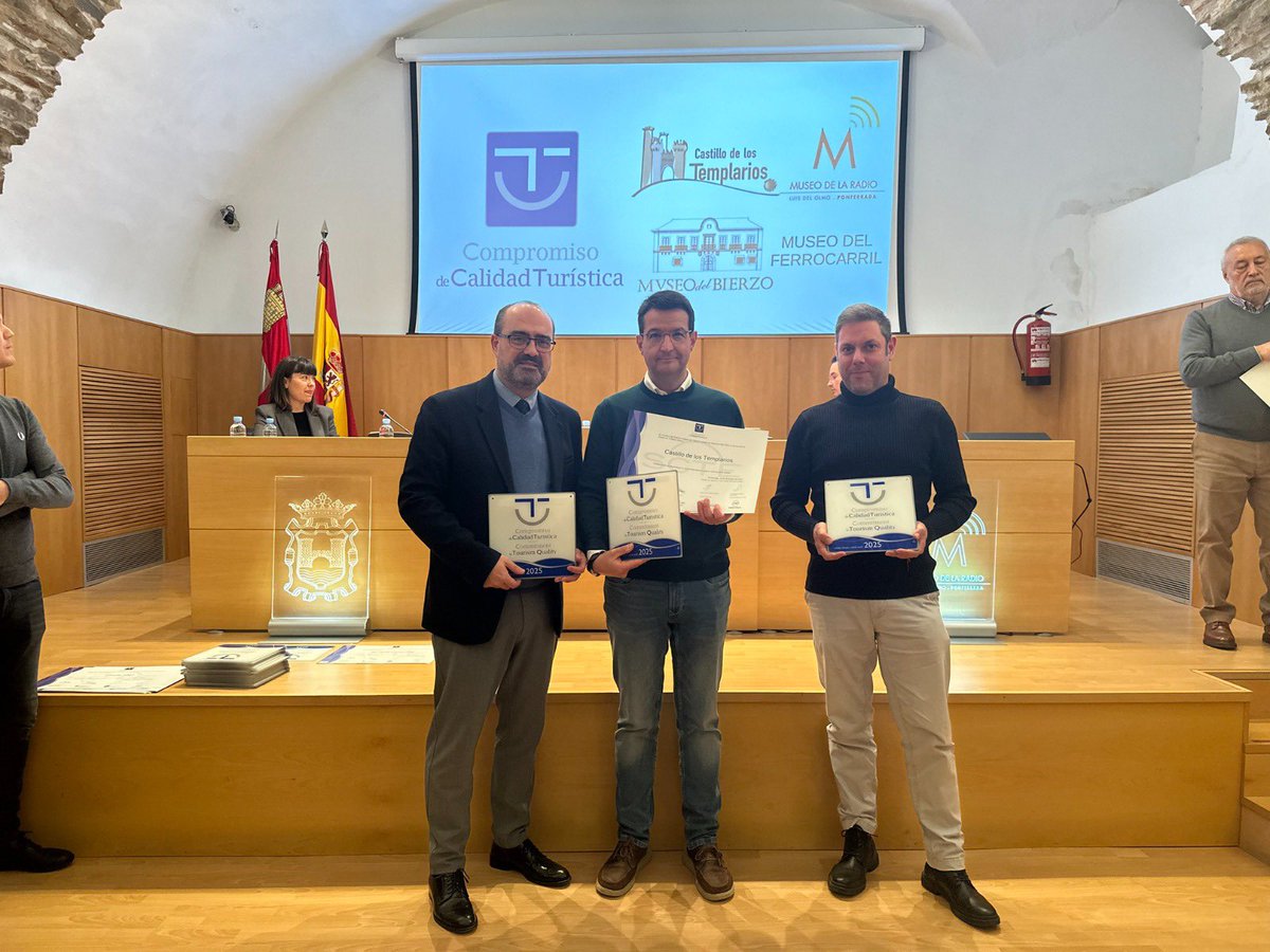 MoralaMarco's tweet photo. Distintivos SICTED de  calidad turística a:
☑️ Oficina municipal de turismo de Ponferrada. @TurismoPonfe 
☑️ Castillo de los templarios y museos. @castillo_ponfe 
☑️ Teatro Bergidum. @teatrobergidum 
☑️ Policía municipal de Ponferrada. @092ponferrada https://t.co/WponntZmQp