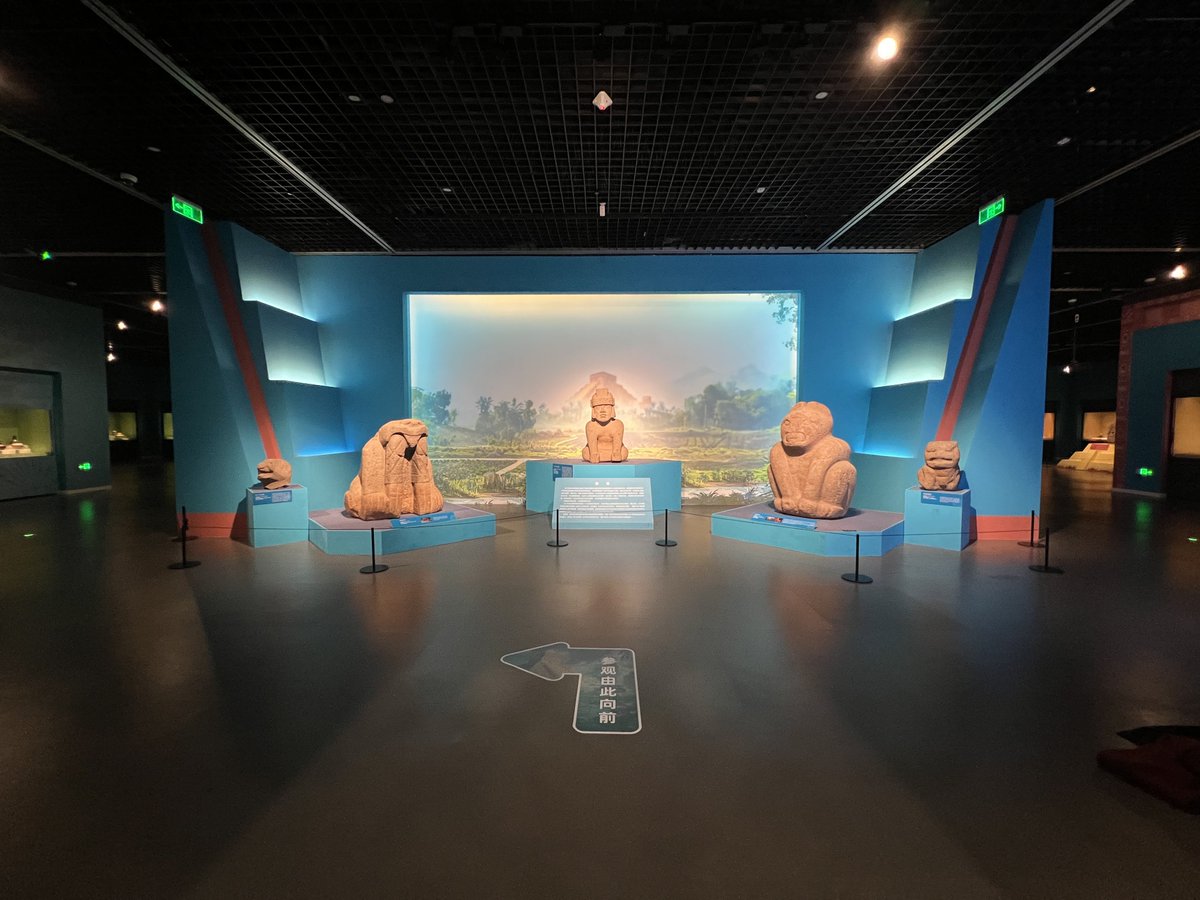 EmbaMexChn's tweet photo. ¡592,000 personas han visitado la expo "Jaguar, un tótem de Mesoamérica" del @INAHmx en la 2ª sede de su gira por🇨🇳! ¡154 piezas, varias fuera de🇲🇽por 1ª vez, desde Olmecas hasta Aztecas, han maravillado al público local! @SRE_mx @cultura_mx

📷: Museo Provincial de Liaoning https://t.co/Syp2q8dsw0
