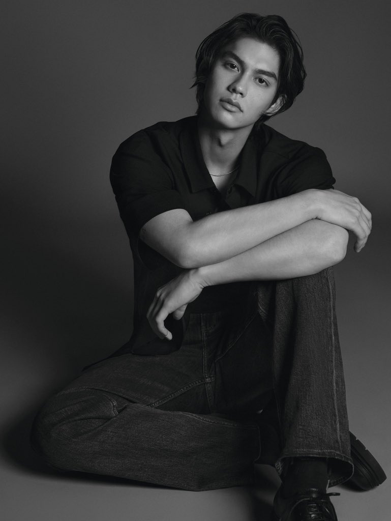 BrightTrending's tweet photo. น้อยแต่โก้🥹หล่อมาก 

#CalvinKleinxBright
#bbrightvc https://t.co/E1zGqFE95v