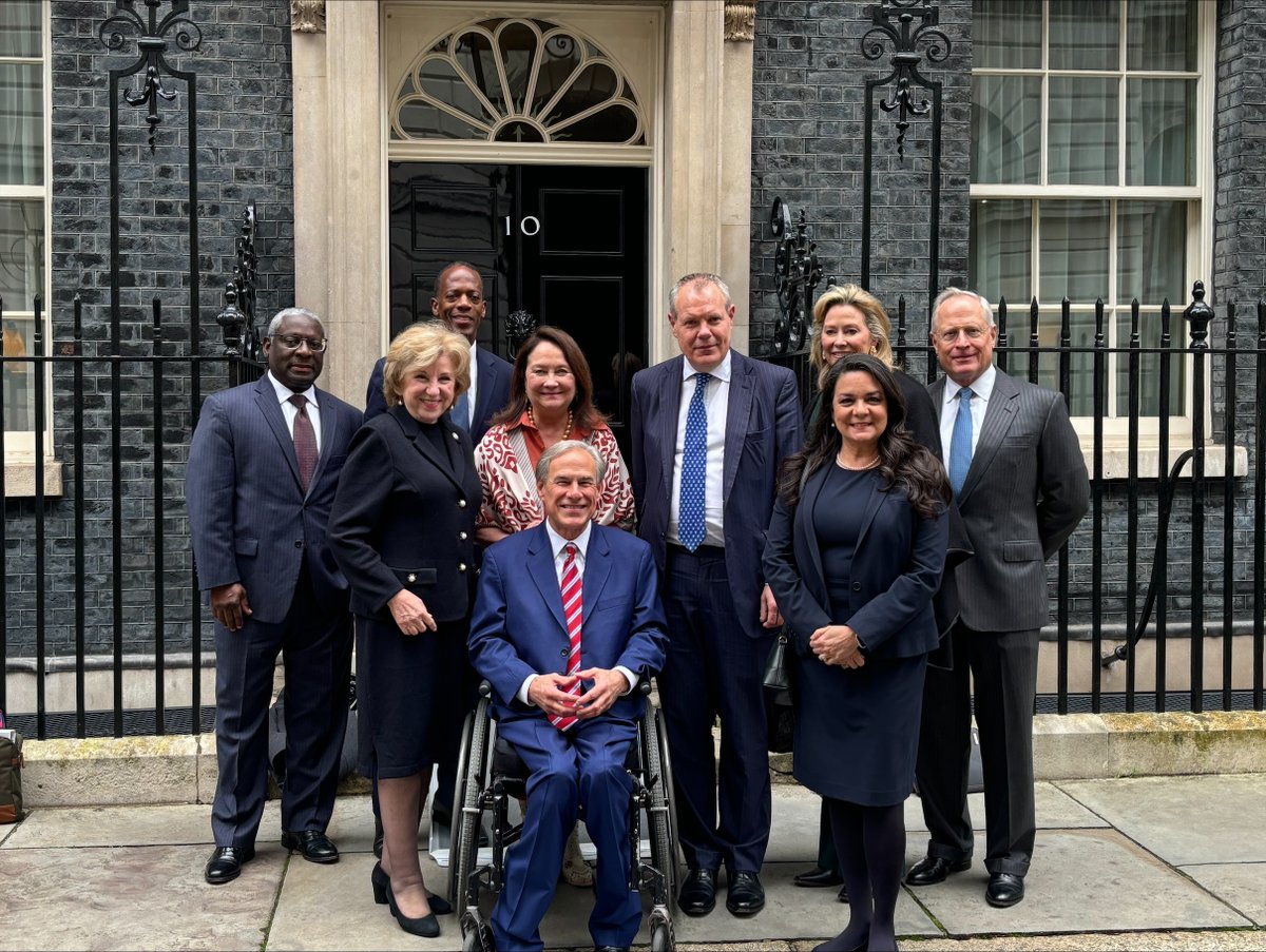 I am proud to join @GovAbbott at 10 Downing Street today as our delegation met with Prime Minister Sunak and Foreign Secretary Cameron. Recap at: gov.texas.gov/news/post/gove…