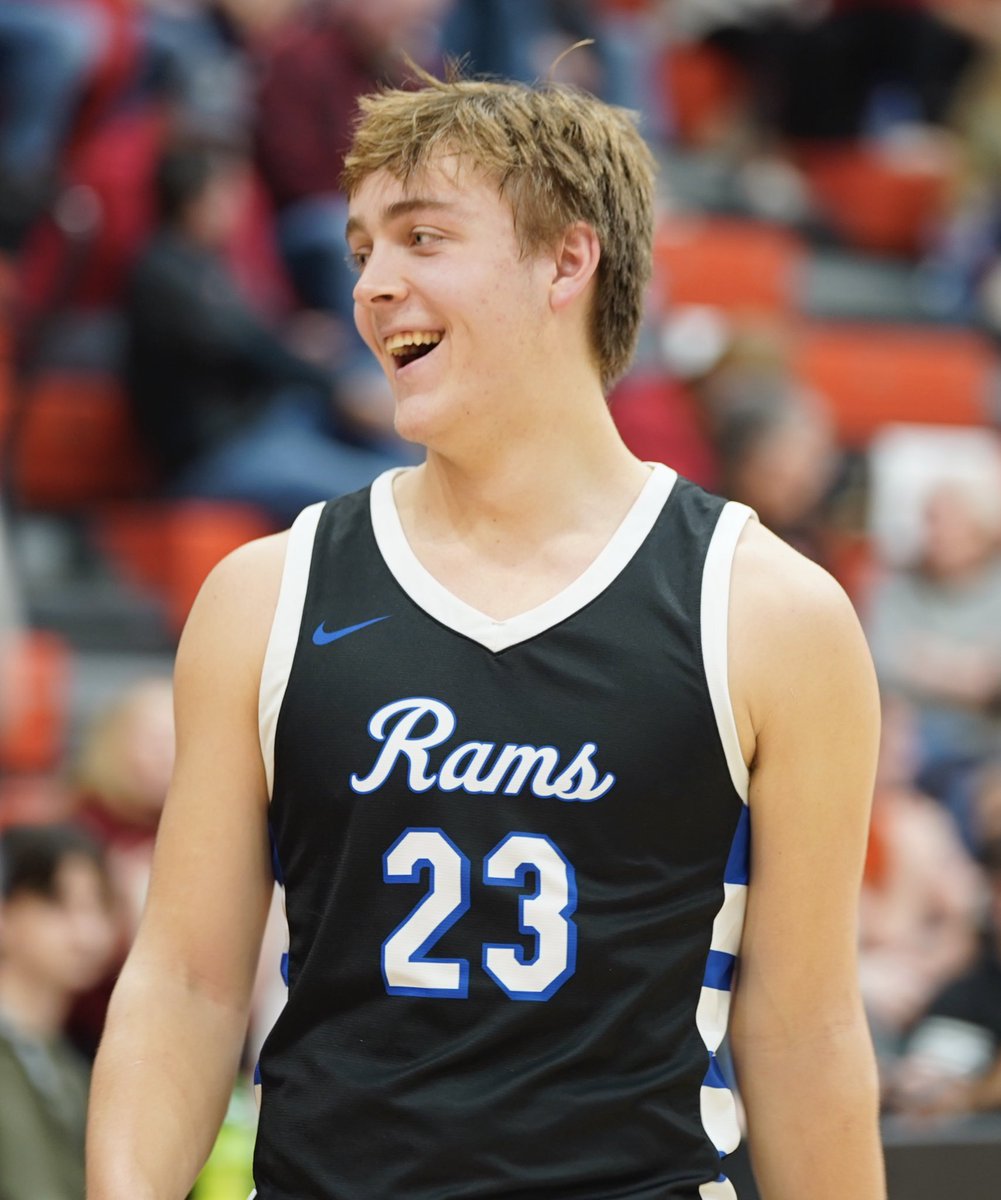 Congratulations to Sam Goellner @SamGoellner on being named to the Suburban Red All-Conference 1st Team.