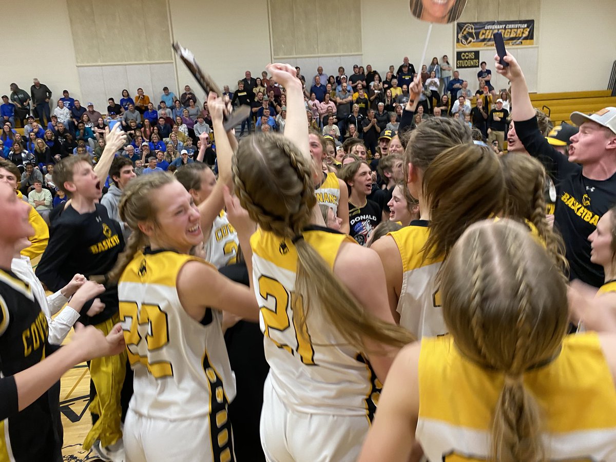 markskoljrTV's tweet photo. Covenant Christian defeats Northpointe Christian 51-36 in the regional title game.

It’s the Chargers first regional crown since 2016. @13OYSL @wzzm13 https://t.co/GMB2buDJxo