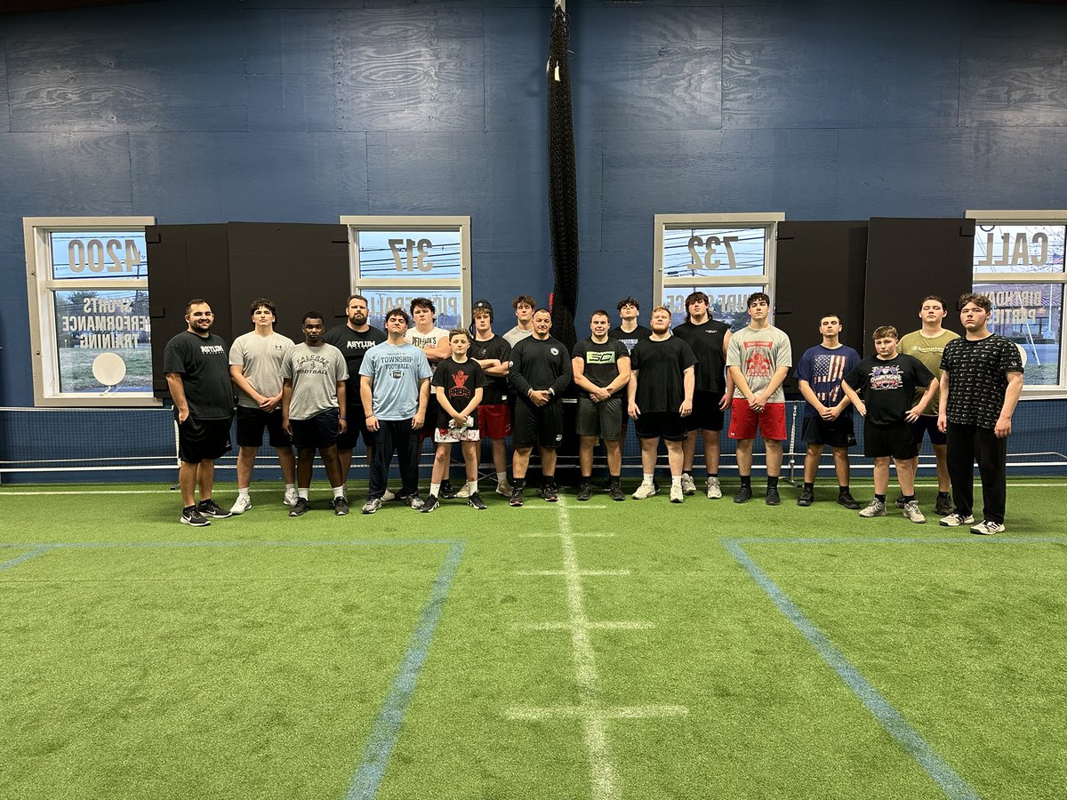OL DL 1v1s Every Wednesday Drop in $20 1. Must have a mouth piece 2. Download asylum app-create acct -sign waiver 3. Class can be purchased on app / in person 4. No cleats ! Tag a teammate that should be getting that work in ! .